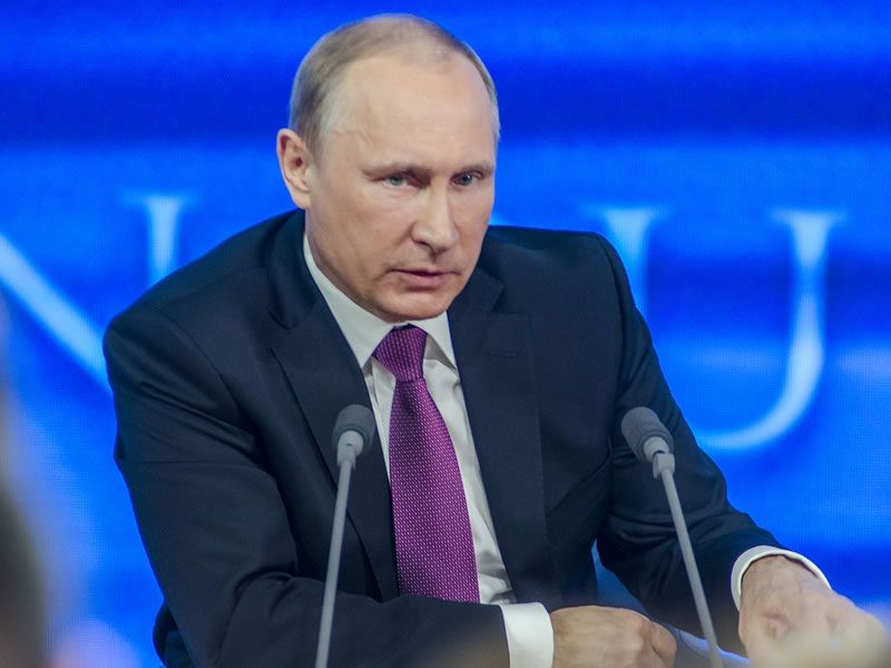 Putin transforma proposta que isola Rússia do restante da internet em lei